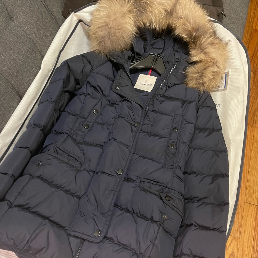 Moncler Clion size 1 Navy with fur